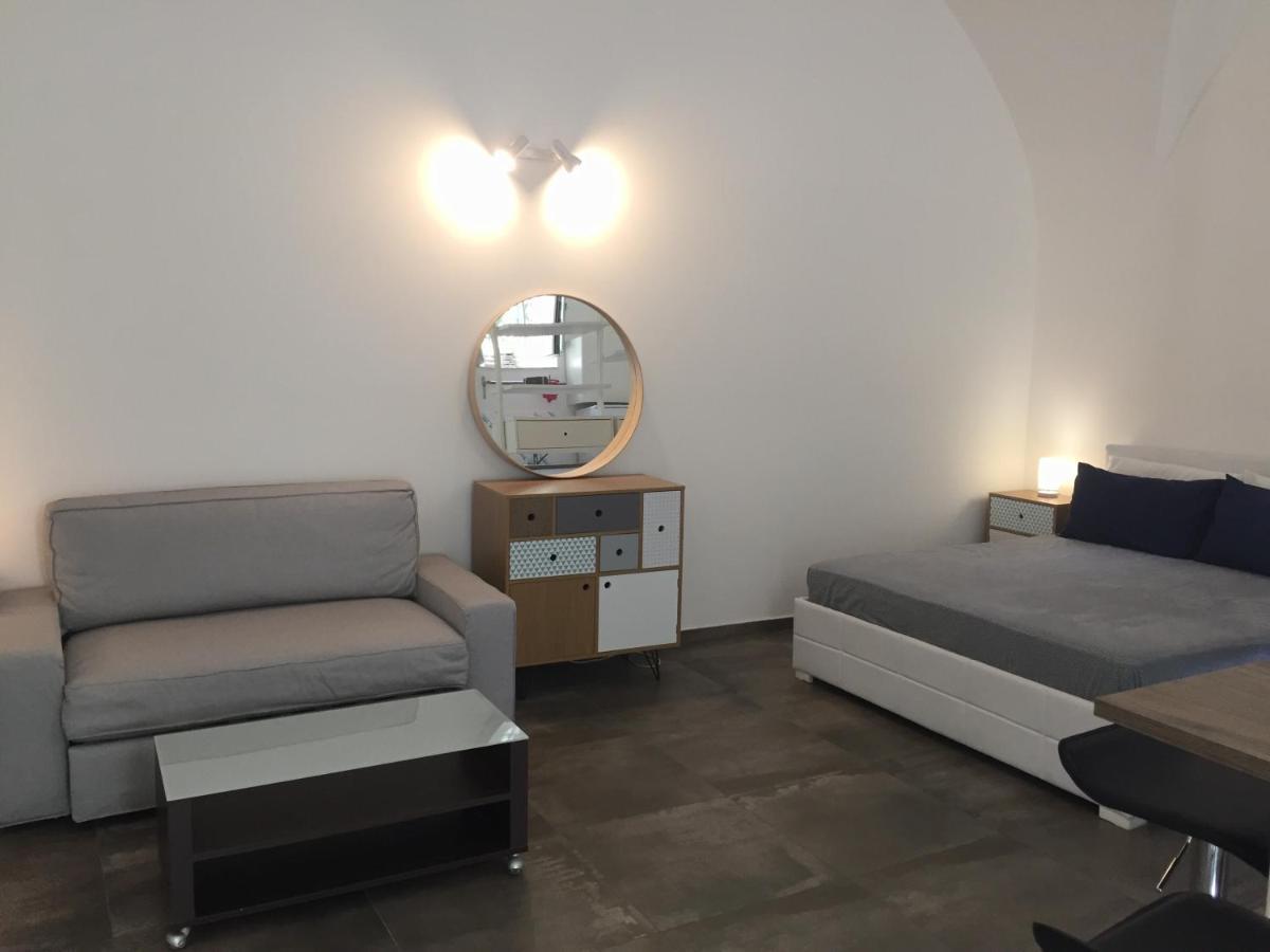 Zziny House Apartment คาตาเนีย ภายนอก รูปภาพ
