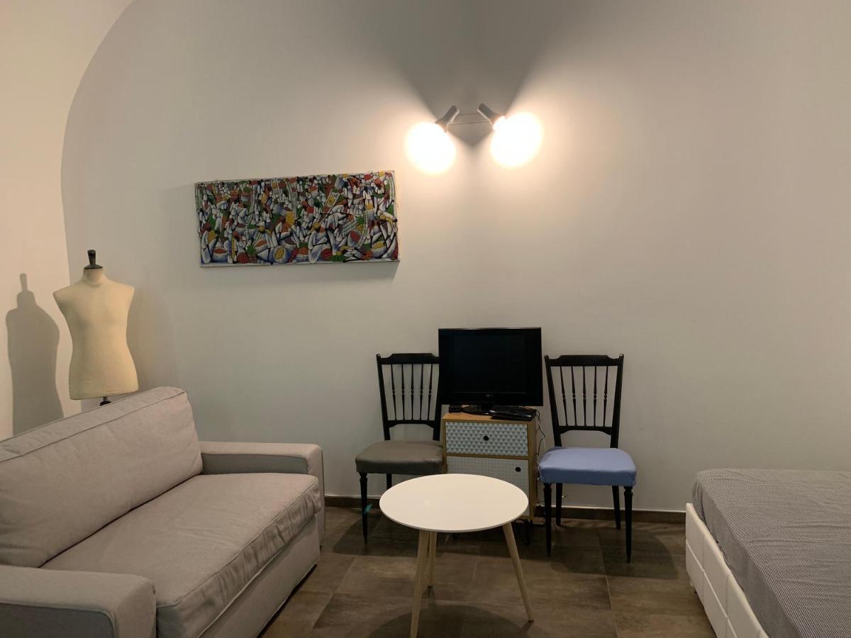 Zziny House Apartment คาตาเนีย ภายนอก รูปภาพ