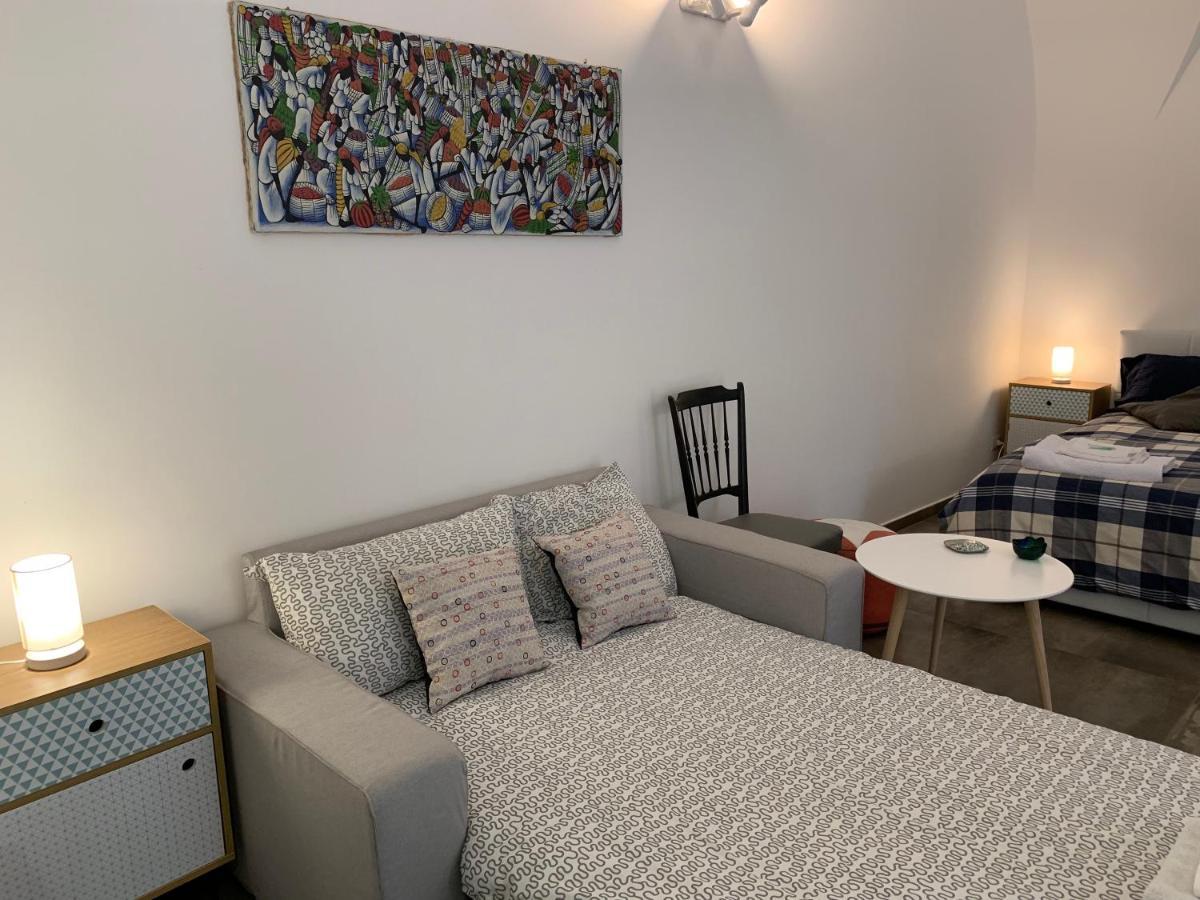 Zziny House Apartment คาตาเนีย ภายนอก รูปภาพ